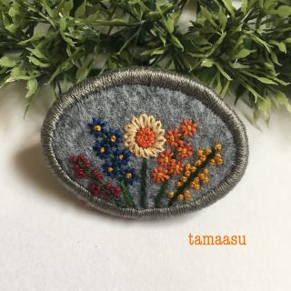 11.お花の刺繍ブローチ✴︎受注製作(コサージュ/ブローチ)