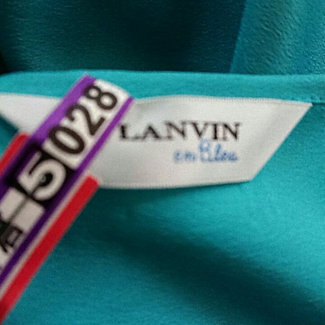 LANVIN en Bleu(ランバンオンブルー)の美品【ﾗﾝﾊﾞﾝｵﾝﾌﾞﾙｰ】ｵｰﾌﾟﾝｼｮﾙﾀﾞｰ前後Vﾈｯｸﾜﾝﾋﾟｰｽ レディースのワンピース(ひざ丈ワンピース)の商品写真