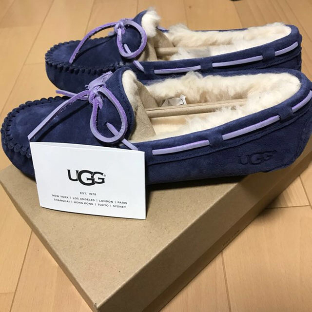 UGG(アグ)の新品未使用 正規品 ugg Dakota Peacoat レディースの靴/シューズ(その他)の商品写真