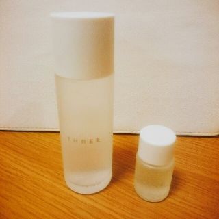 スリー(THREE)のTHREE バランシングローション 30ml コンディショニングオイル2.5ml(化粧水/ローション)