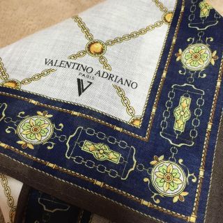 ヴァレンティノ(VALENTINO)の新品 未使用 VALENTINO ADRIANO ハンカチ(ハンカチ)