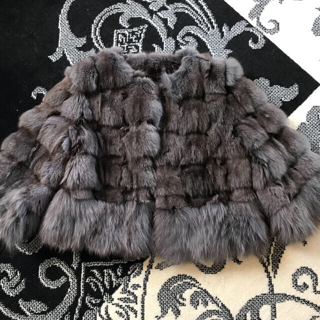 VIAGGIO BLU(ビアッジョブルー)のビアッジョブルー FOXファージャケット 美品 レディースのジャケット/アウター(毛皮/ファーコート)の商品写真