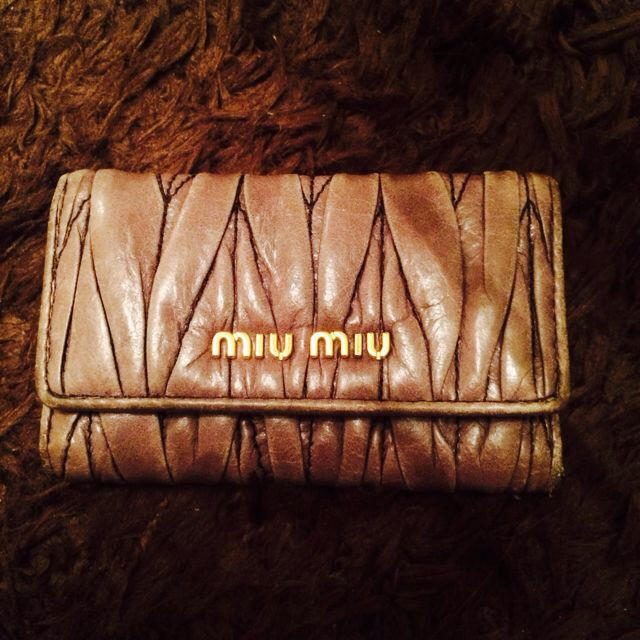 miumiu(ミュウミュウ)の訳ありです！！！ レディースのファッション小物(キーホルダー)の商品写真