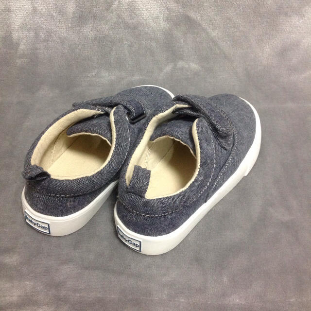 babyGAP(ベビーギャップ)のキッズスニーカー キッズ/ベビー/マタニティのキッズ靴/シューズ(15cm~)(スニーカー)の商品写真