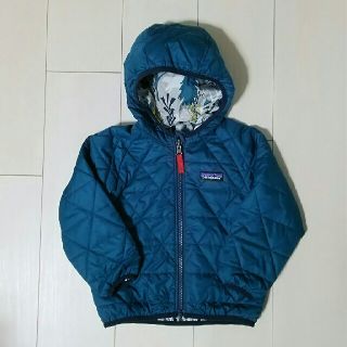 パタゴニア(patagonia)の美品！パタゴニアのリバーシブルジャンパー 2T☆キッズ(ジャケット/コート)