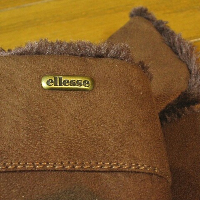 ellesse(エレッセ)の未使用品　Mサイズ　エレッセ　ファーブーツ レディースの靴/シューズ(ブーツ)の商品写真