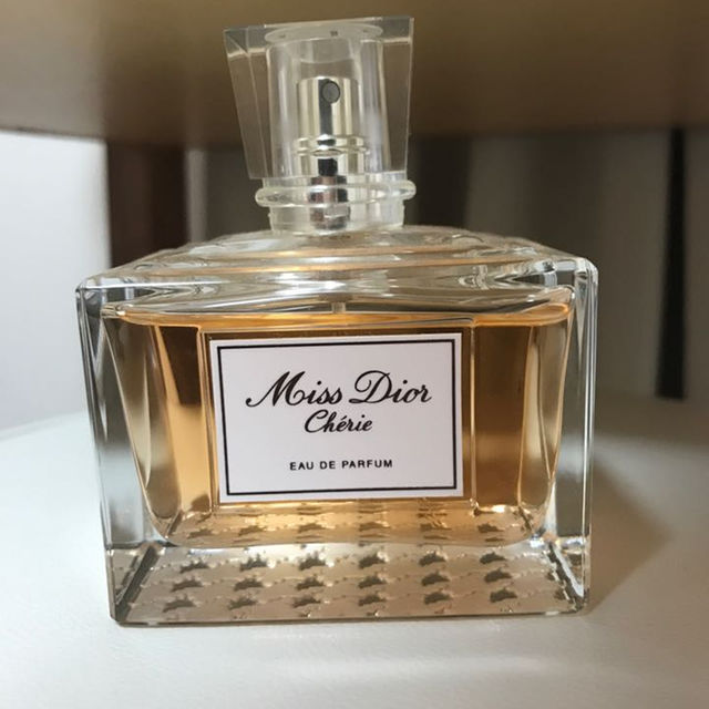 Christian Dior(クリスチャンディオール)のミスディオール  miss dior cherie ディオール オードパルファム コスメ/美容の香水(香水(女性用))の商品写真