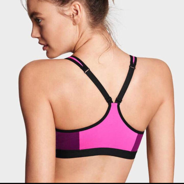 Victoria's Secret(ヴィクトリアズシークレット)の新品 Victoria’s Secret ノックアウト スポブラカップ付 32C スポーツ/アウトドアのスポーツ/アウトドア その他(その他)の商品写真