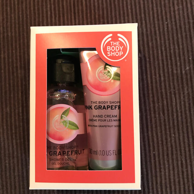 THE BODY SHOP(ザボディショップ)の【ぽんたさま専用】ザボディーショップ ハンド&シャワージェルデュオ コスメ/美容のボディケア(ハンドクリーム)の商品写真