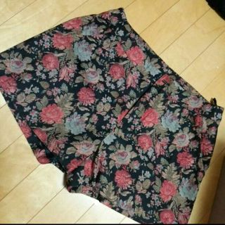 最終値下♪美品 ショートパンツ 秋冬 花柄 大きいサイズ(ショートパンツ)