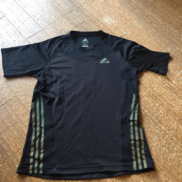 adidas(アディダス)のアディダスティーシャツ メンズのトップス(Tシャツ/カットソー(半袖/袖なし))の商品写真