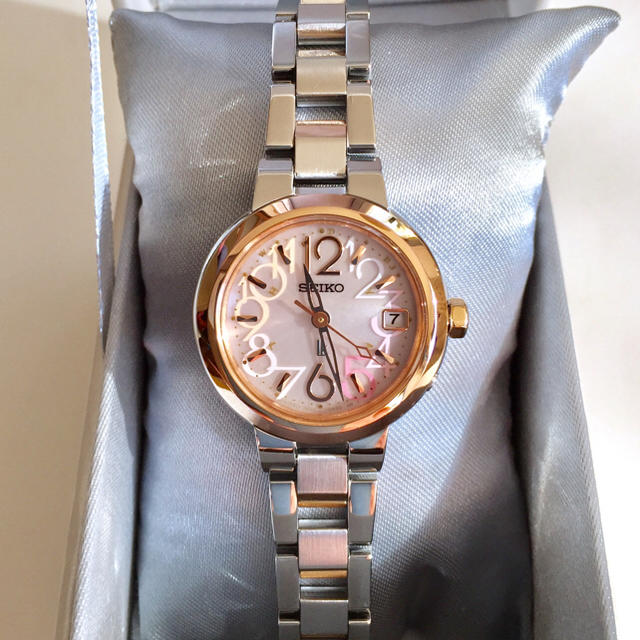 SEIKO(セイコー)の【美品】セイコー ルキア ソーラー 電波時計  （クロスシー） レディースのファッション小物(腕時計)の商品写真