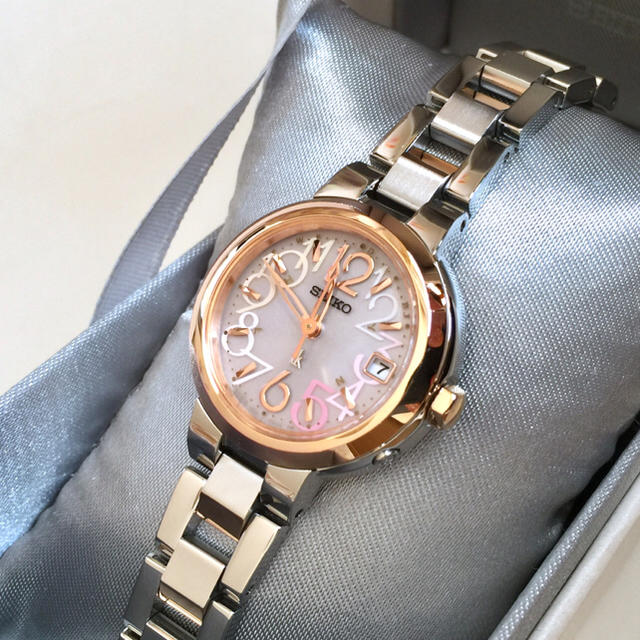 SEIKO(セイコー)の【美品】セイコー ルキア ソーラー 電波時計  （クロスシー） レディースのファッション小物(腕時計)の商品写真