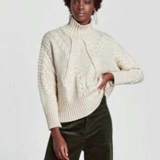 ザラ(ZARA)のZARAスタンドカラーケーブルニット(ニット/セーター)