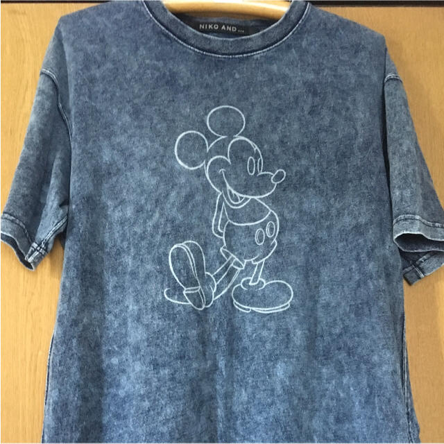 niko and...(ニコアンド)のNiko and… Tシャツ ディズニー レディースのトップス(Tシャツ(長袖/七分))の商品写真