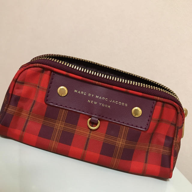 MARC BY MARC JACOBS(マークバイマークジェイコブス)のMARC BY MARCJACOBSポーチ レディースのファッション小物(ポーチ)の商品写真