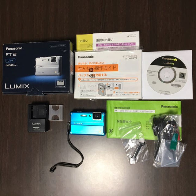 Panasonic(パナソニック)のエスケる様専用中古 パナソニック LUMIX FT2 ブルー DMC-FT2 スマホ/家電/カメラのカメラ(その他)の商品写真