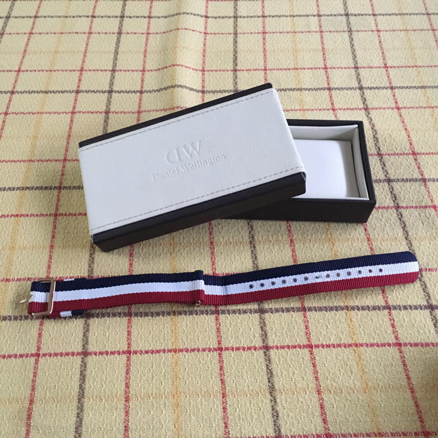 Daniel Wellington(ダニエルウェリントン)のdaniel wellingtonのベルト メンズの時計(腕時計(アナログ))の商品写真