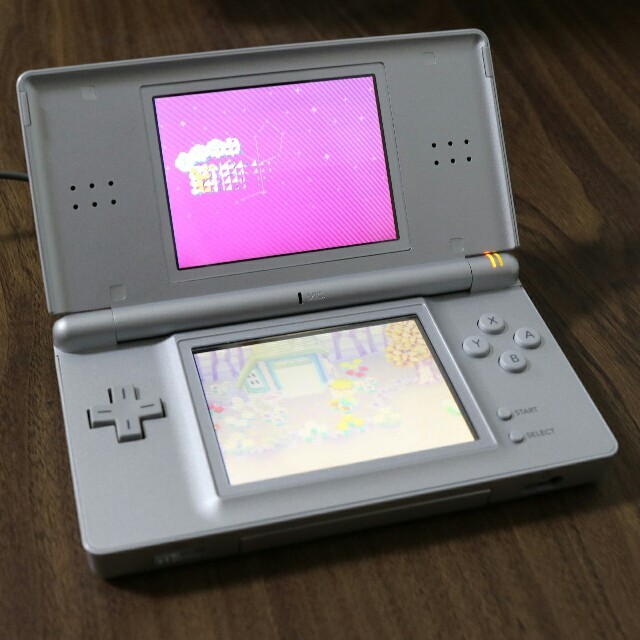 ニンテンドーds ニンテンドーds Lite グロスシルバーの通販 By