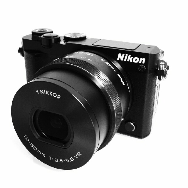 Nikon(ニコン)のWi-Fi❤4K動画❤Nikon1 J5 スマホ/家電/カメラのカメラ(ミラーレス一眼)の商品写真