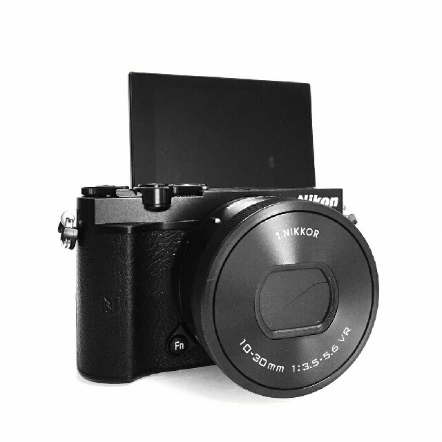 Nikon(ニコン)のWi-Fi❤4K動画❤Nikon1 J5 スマホ/家電/カメラのカメラ(ミラーレス一眼)の商品写真