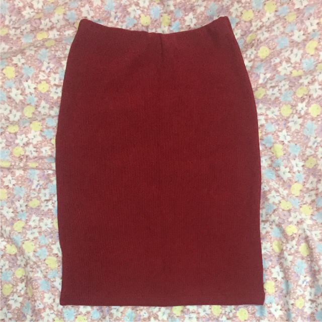 EMODA(エモダ)のボルドー タイトスカート レディースのスカート(ひざ丈スカート)の商品写真