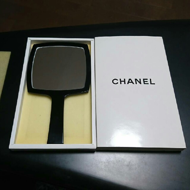 CHANEL(シャネル)のCHANEL シャネル 手鏡 ミラー レディースのファッション小物(ミラー)の商品写真