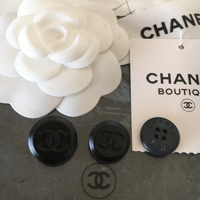 お値下げしました★CHANEL ヴィンテージボタン3個セットアクセサリー