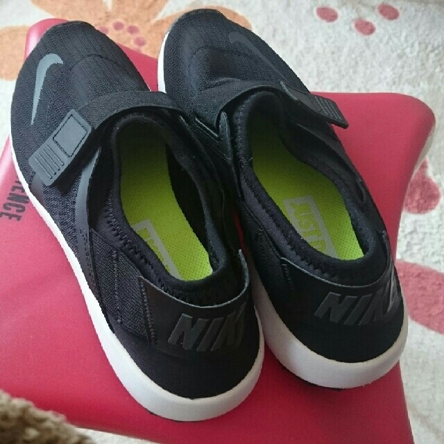 メール便可 2セットまで NIKE シンセン フライ フォーム 23・5㎝ - 通販 - www.bhaktiluhur.org