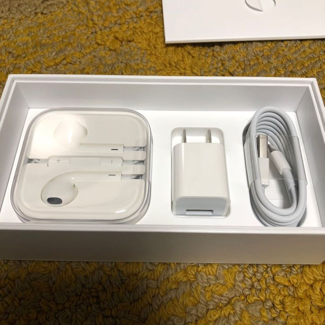 Apple(アップル)のぶるす様専用 iPhone6s 箱 付属品 スマホ/家電/カメラのスマホアクセサリー(その他)の商品写真