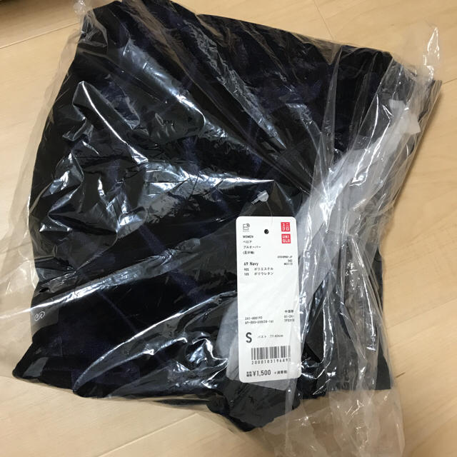 UNIQLO(ユニクロ)の新品未開封 ベロア トップ ユニクロ gu アース イング ローリーズ 好きにも レディースのトップス(Tシャツ(長袖/七分))の商品写真