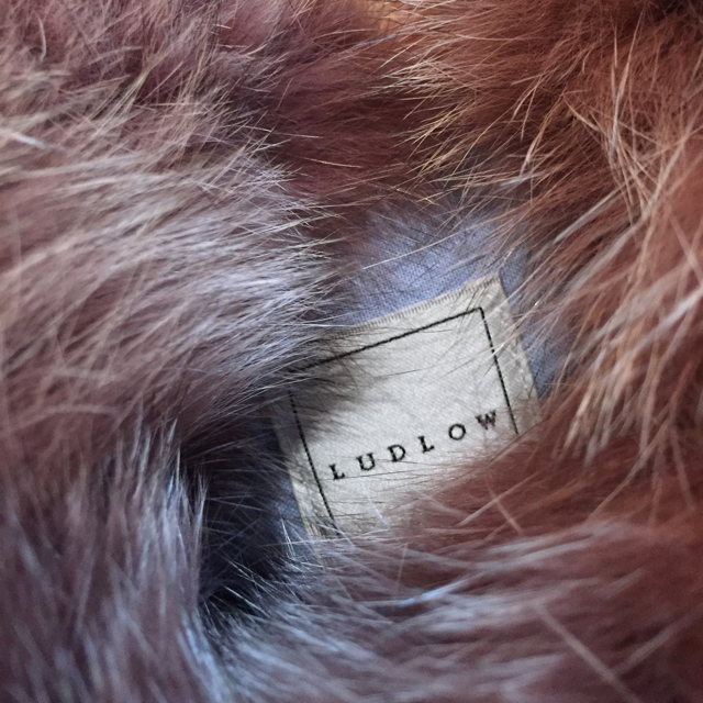 LUDLOW(ラドロー)の【美品】LUDLOW ファーバッグ プラム レディースのバッグ(ショルダーバッグ)の商品写真