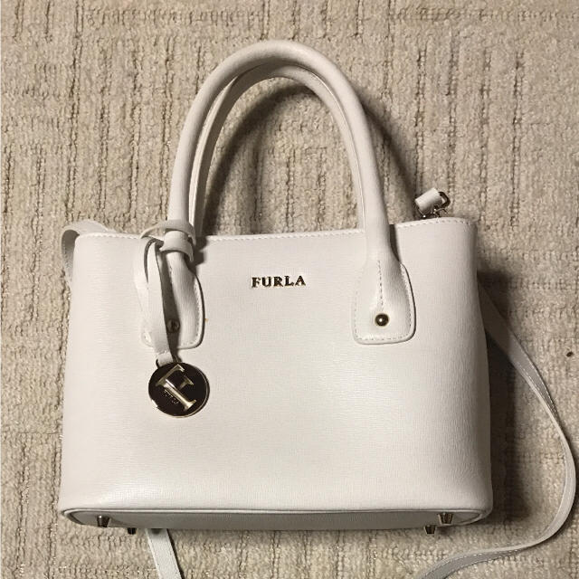 在庫有り・即発送 FURLA フルラ ハンドバッグ Josi 白 | chanelal.com