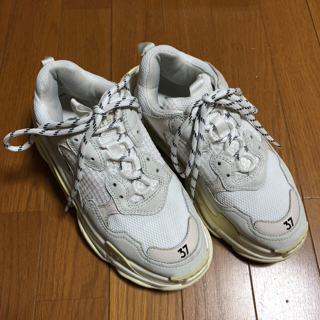 balenciaga triple s white 37