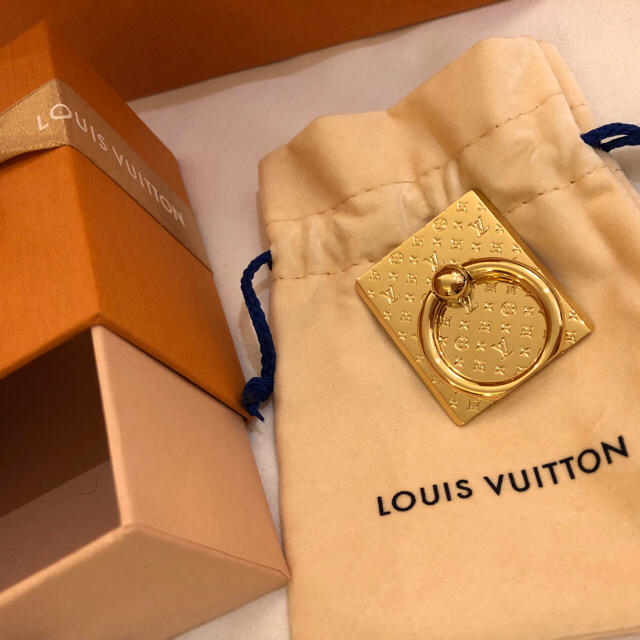 LOUIS VUITTON(ルイヴィトン)のルイヴィトン ナノグラム携帯リング スマホ/家電/カメラのスマホアクセサリー(モバイルケース/カバー)の商品写真