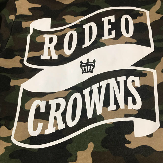 RODEO CROWNS WIDE BOWL(ロデオクラウンズワイドボウル)のRODEO CROWNS★カモフラ柄フードパーカー レディースのトップス(パーカー)の商品写真