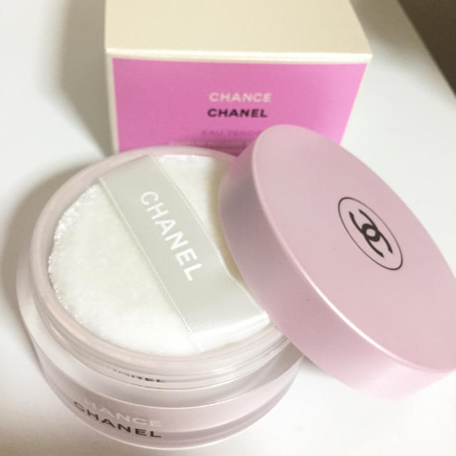 CHANEL(シャネル)のCHANEL シマリングフレグランスパウダー コスメ/美容のコスメ/美容 その他(その他)の商品写真