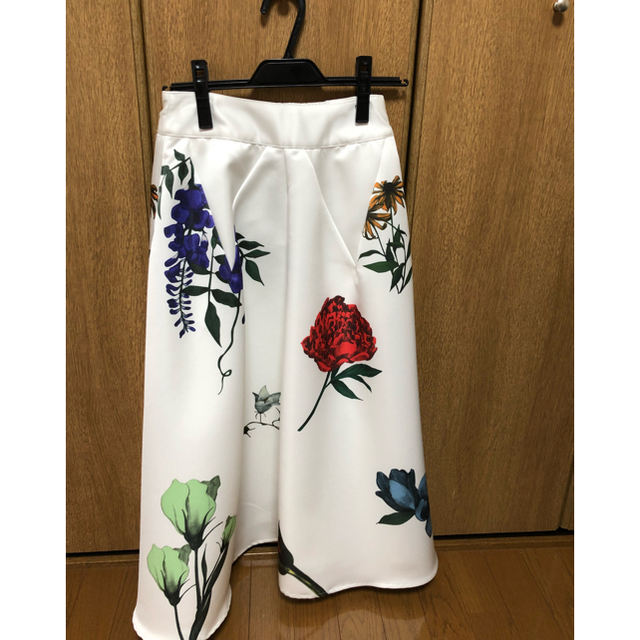 Ameri VINTAGE(アメリヴィンテージ)のAMERI アマンダフレアスカート レディースのスカート(ロングスカート)の商品写真