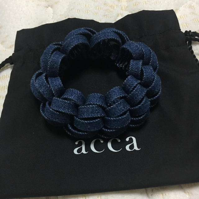 acca(アッカ)のさわ様専用 acca デニム ループシュシュ レディースのヘアアクセサリー(ヘアゴム/シュシュ)の商品写真