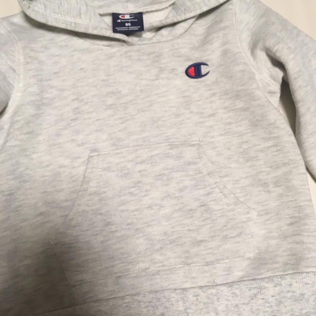 Champion(チャンピオン)の専用 パーカー 95 美品 キッズ/ベビー/マタニティのキッズ服男の子用(90cm~)(ジャケット/上着)の商品写真