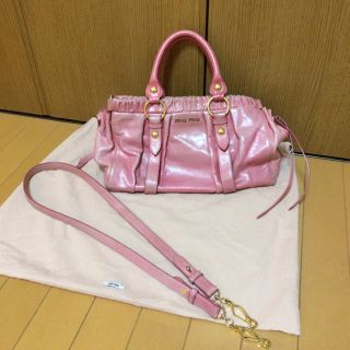 ミュウミュウ(miumiu)のMIUMIU ピンクバック(ハンドバッグ)