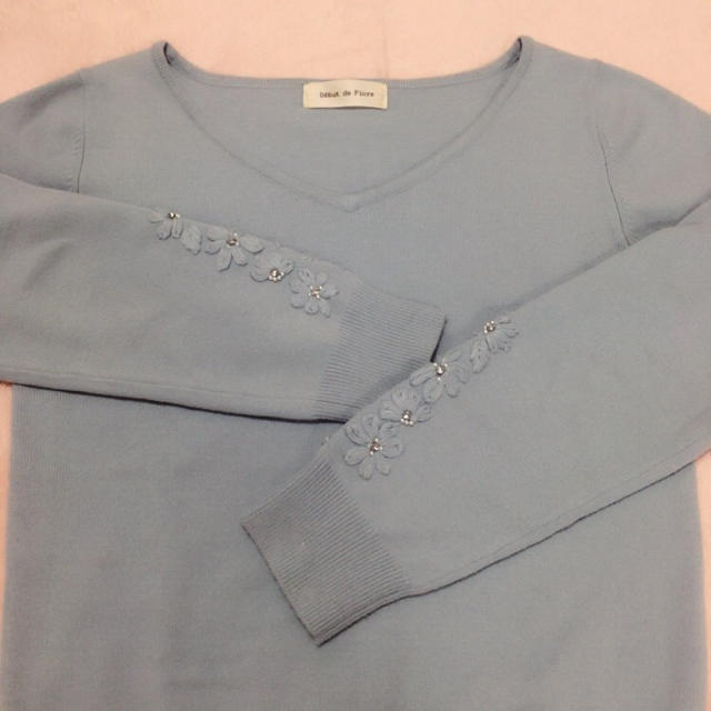 Debut de Fiore(デビュードフィオレ)の美品♡袖フラワー刺繍ニット レディースのトップス(ニット/セーター)の商品写真