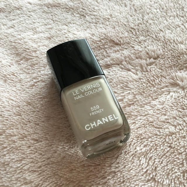 CHANEL(シャネル)のCHANEL ヴェルニ ネイルエナメル 559 FRENZY フレンジー コスメ/美容のネイル(マニキュア)の商品写真