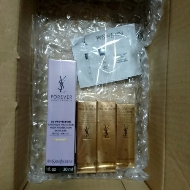 Yves Saint Laurent Beaute(イヴサンローランボーテ)の★専用★サンローラン YSL 2018 ニューイヤーコフレ 福袋 サハリエンヌ コスメ/美容のキット/セット(コフレ/メイクアップセット)の商品写真