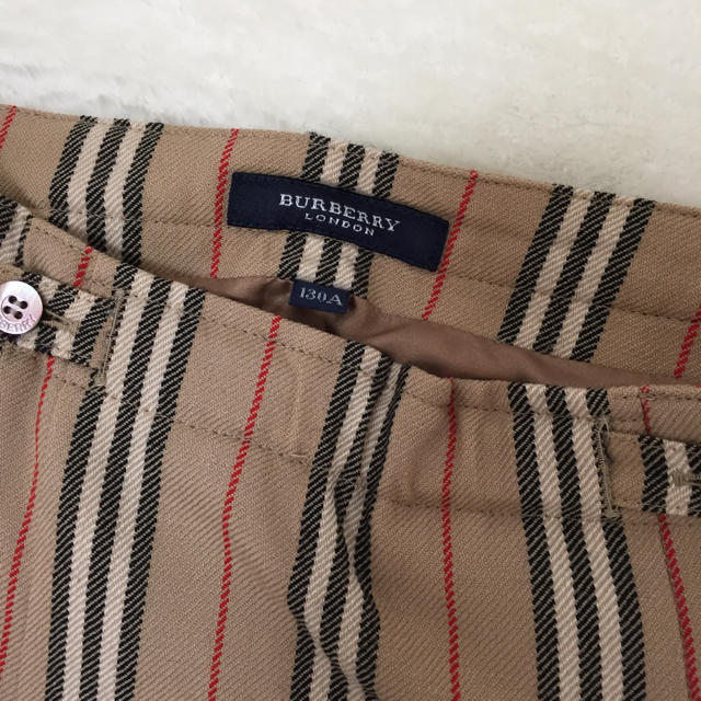 BURBERRY(バーバリー)の難あり バーバリー スカート 130A キッズ/ベビー/マタニティのキッズ服女の子用(90cm~)(スカート)の商品写真