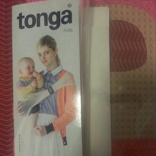 tonga(トンガ)のtonga かんたん、らくちん、コンパクト。フランス生まれの抱っこ紐 キッズ/ベビー/マタニティの外出/移動用品(抱っこひも/おんぶひも)の商品写真