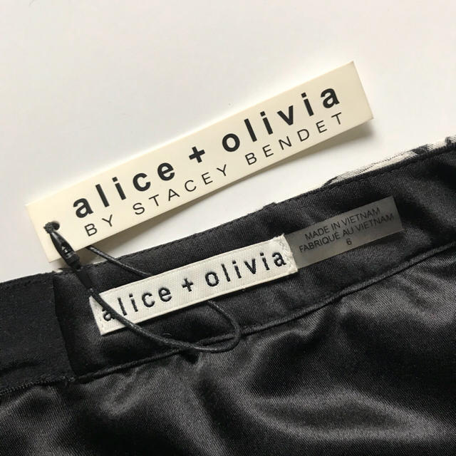 Alice+Olivia(アリスアンドオリビア)のAlice+Olivia スカート レディースのスカート(ミニスカート)の商品写真