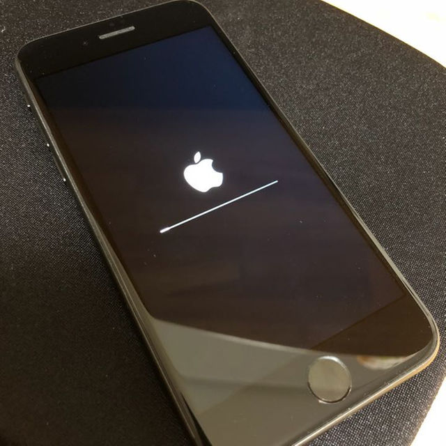 人気ブランドの新作 Apple - iPhone8 64GB simフリー(国内版