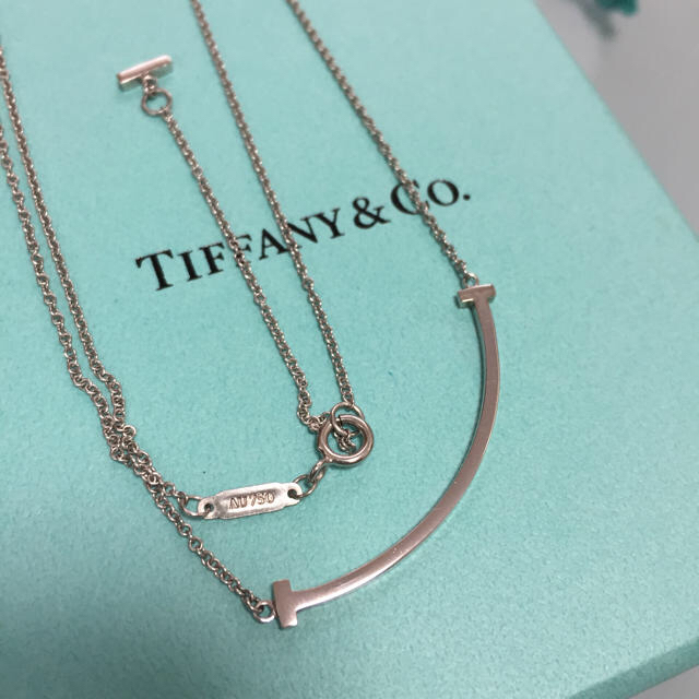 Tiffany & Co.(ティファニー)のちーりんさま専用  ティファニー  Tスマイル  ペンダント レディースのアクセサリー(ネックレス)の商品写真