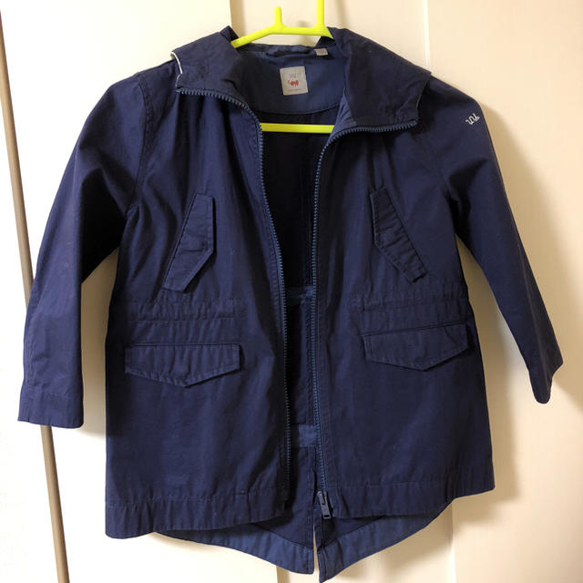 UNDERCOVER(アンダーカバー)のUU アンダーカバー ユニクロ キッズ コラボ コート キッズ/ベビー/マタニティのキッズ服男の子用(90cm~)(ジャケット/上着)の商品写真